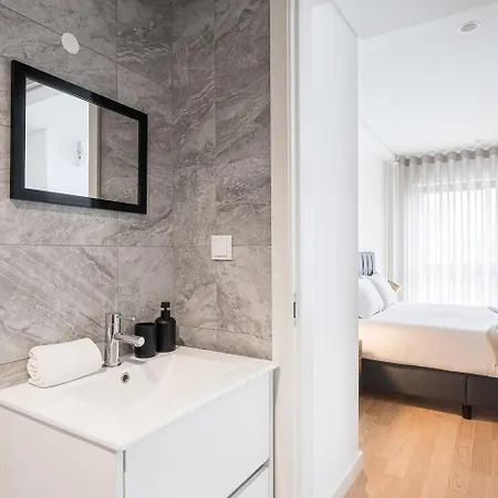 Guestready - A Sophisticated Urban Retreat