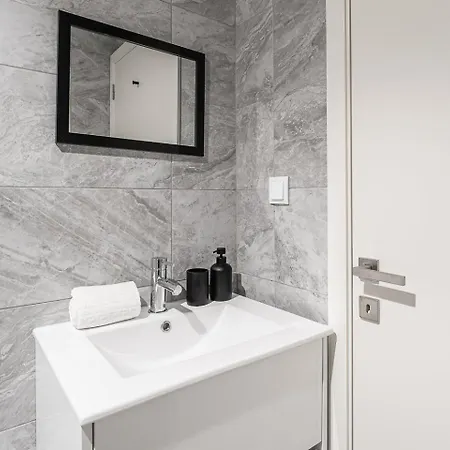 Guestready - A Sophisticated Urban Retreat * 波尔图